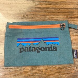 Patagonia pouch  with zipper